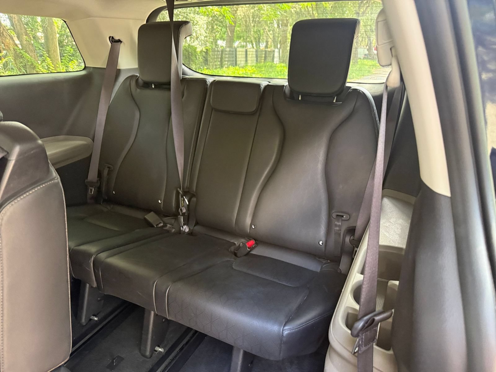 Used 2026 Kia Carnival FWD image 29