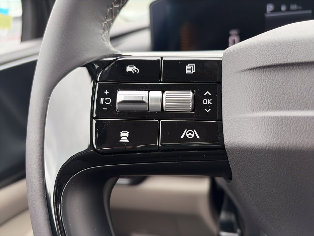 New 2027 Kia Carnival FWD image 12