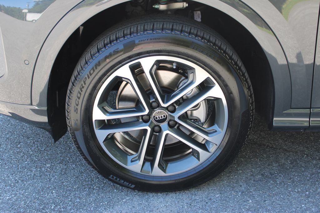 Used 2025 Audi Q5 Premium Plus w/ Premium Plus AWD/4WD image 33