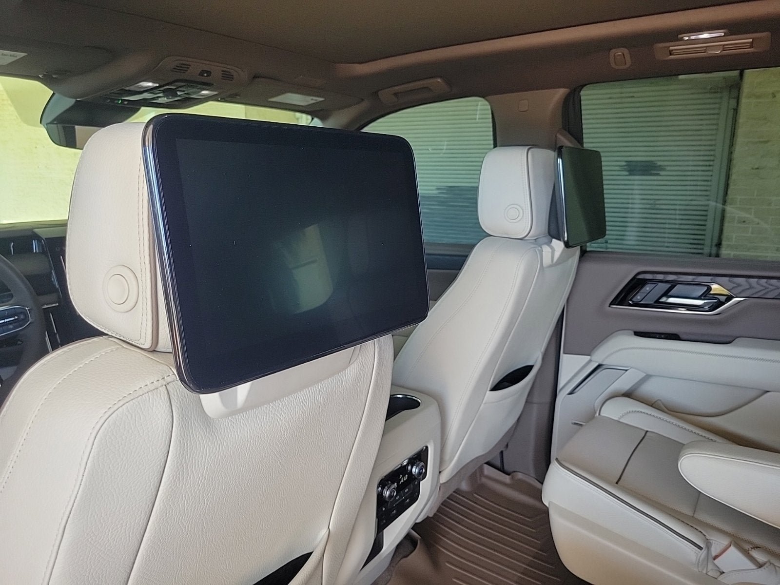 Used 2026 GMC Yukon Denali w/ Denali Reserve Package RWD image 17
