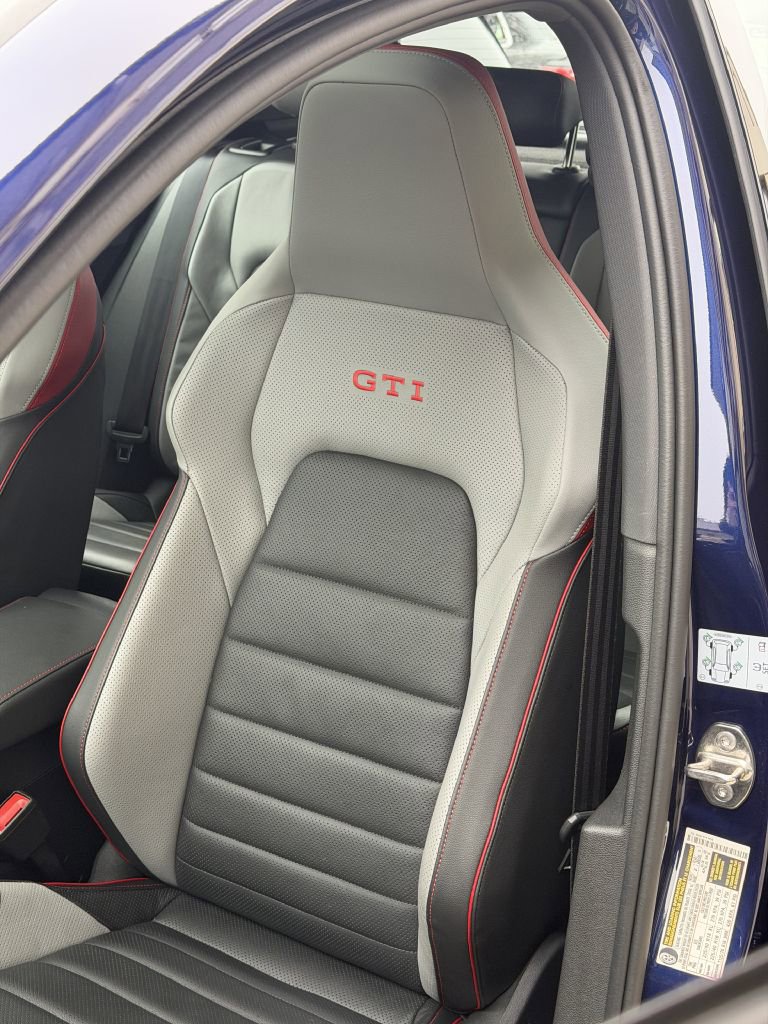 Used 2024 Volkswagen GTI SE w/ SE Leather Seats Package image 30