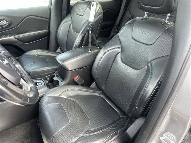 Used 2019 Jeep Cherokee Limited AWD/4WD image 37