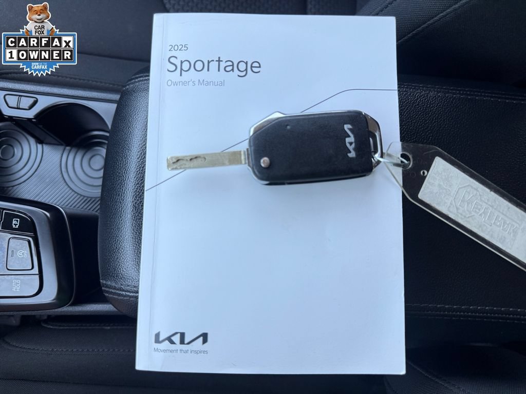 Certified 2025 Kia Sportage LX AWD/4WD image 31