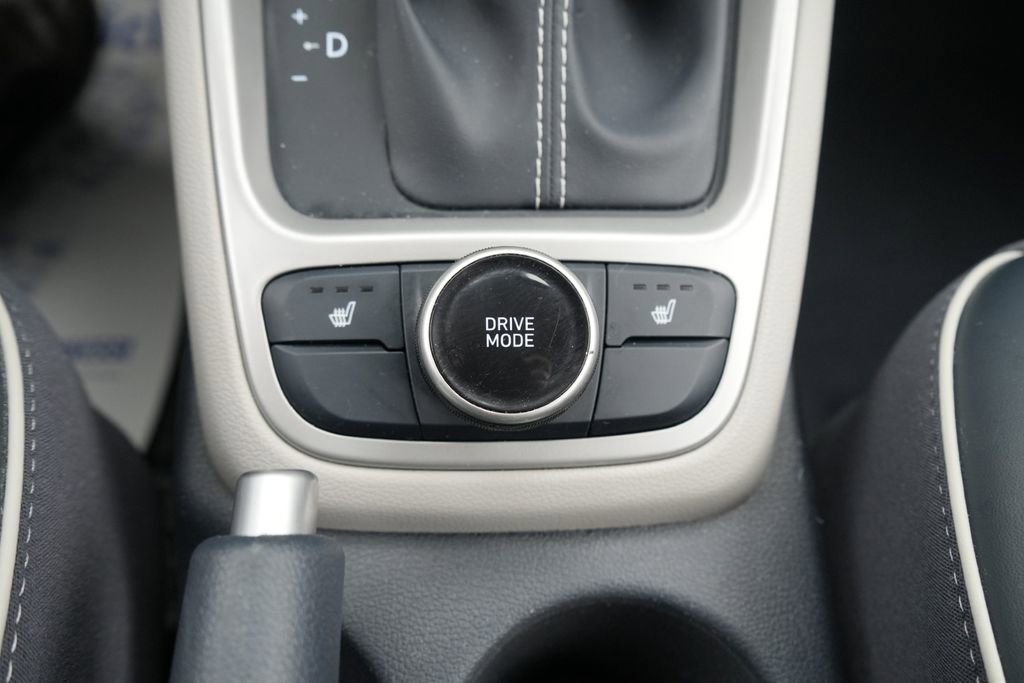 Certified 2023 Hyundai Venue Limited w/ Cargo Package image 29