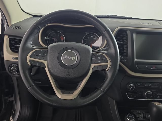Used 2017 Jeep Cherokee High Altitude AWD/4WD image 13