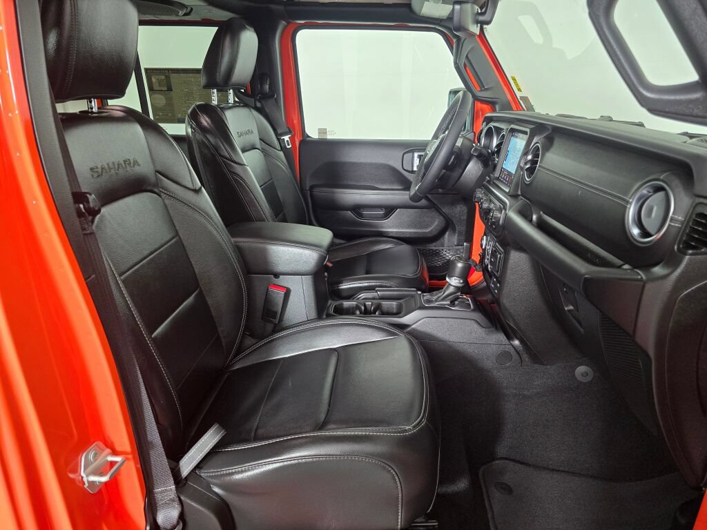 Used 2023 Jeep Wrangler Unlimited Sahara AWD/4WD image 45