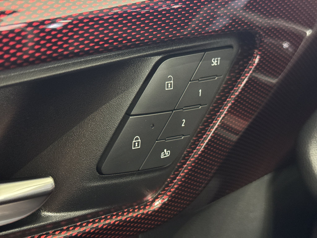 Used 2025 Chevrolet Traverse RS image 38