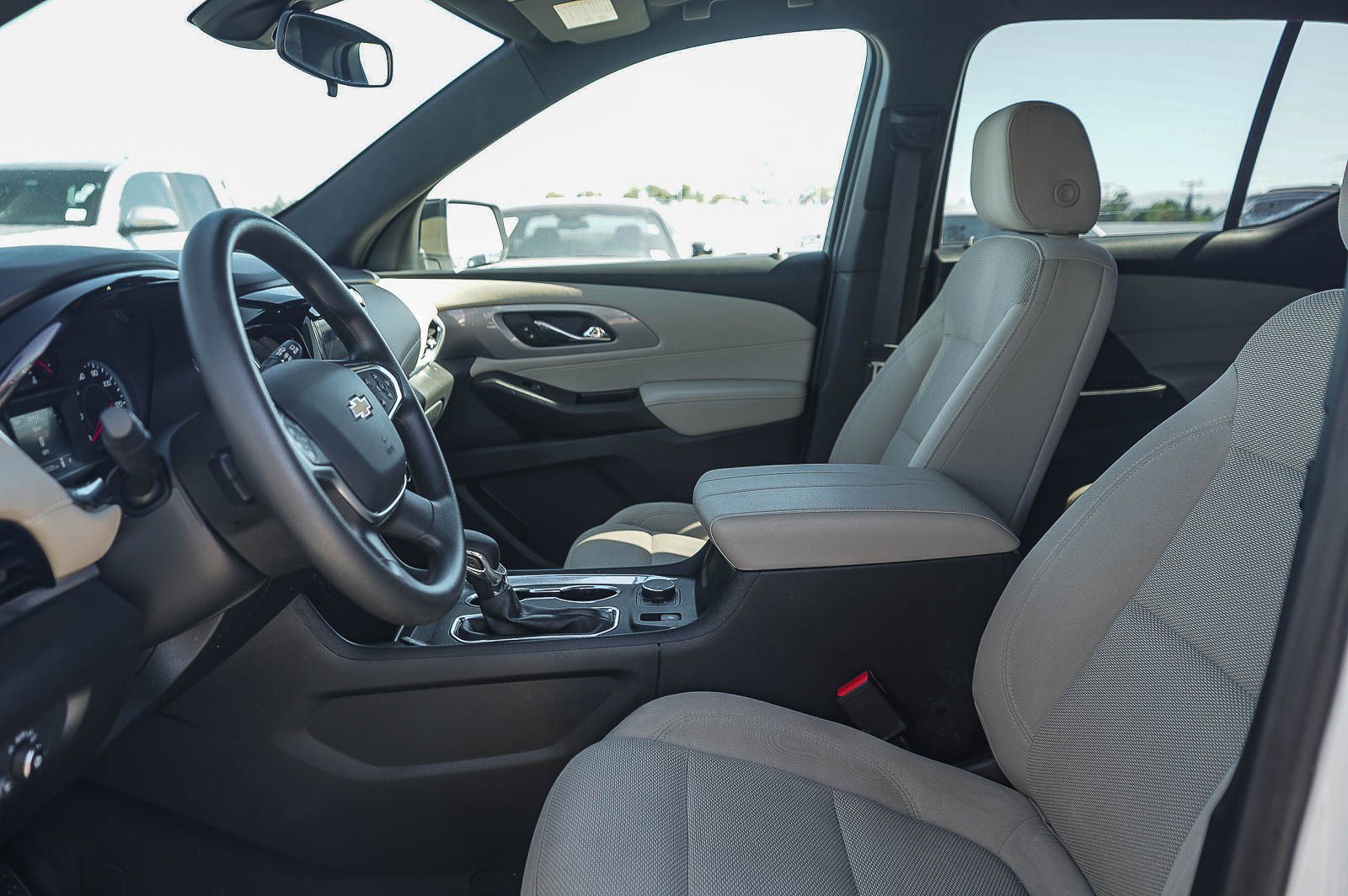 Used 2023 Chevrolet Traverse LS FWD image 19