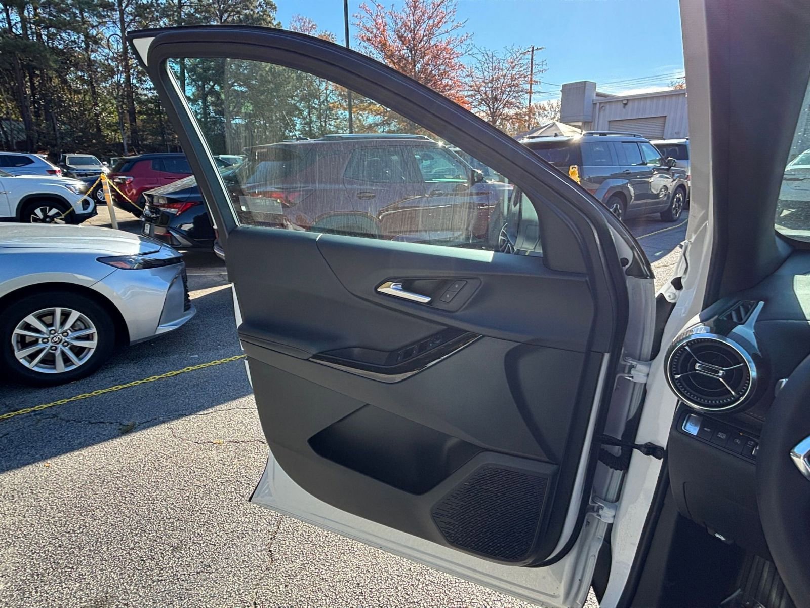 Used 2025 Chevrolet Equinox LT image 20