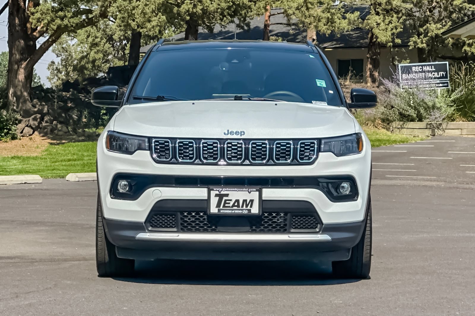 Used 2025 Jeep Compass Limited AWD/4WD image 10