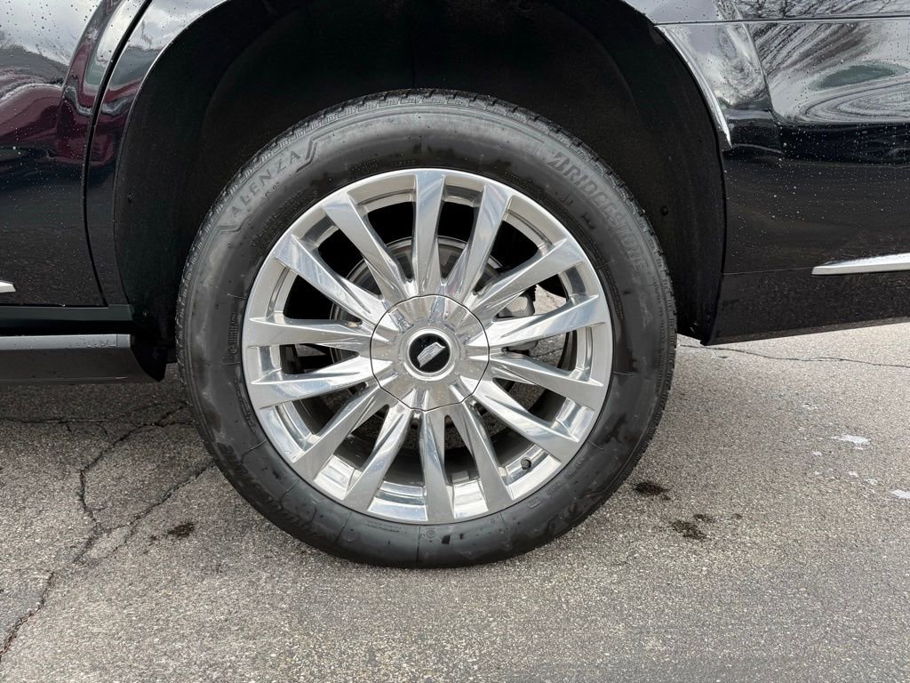 Used 2023 Cadillac Escalade Premium Luxury w/ Performance Package image 28