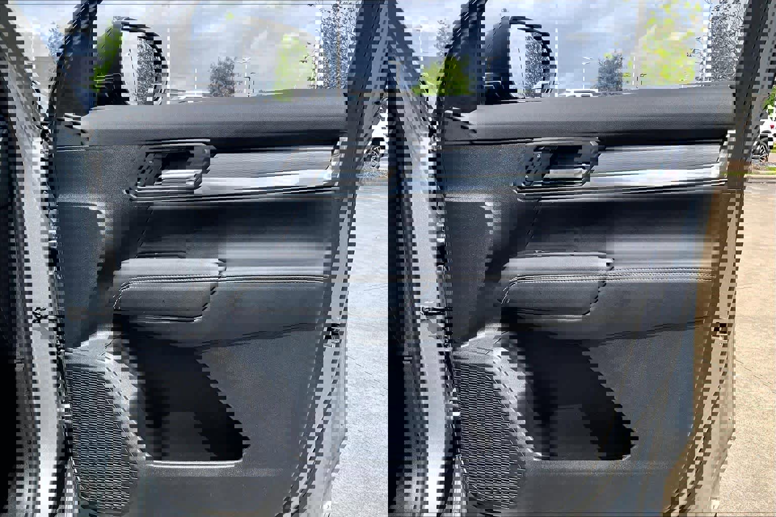 Used 2025 GMC Terrain Elevation image 21