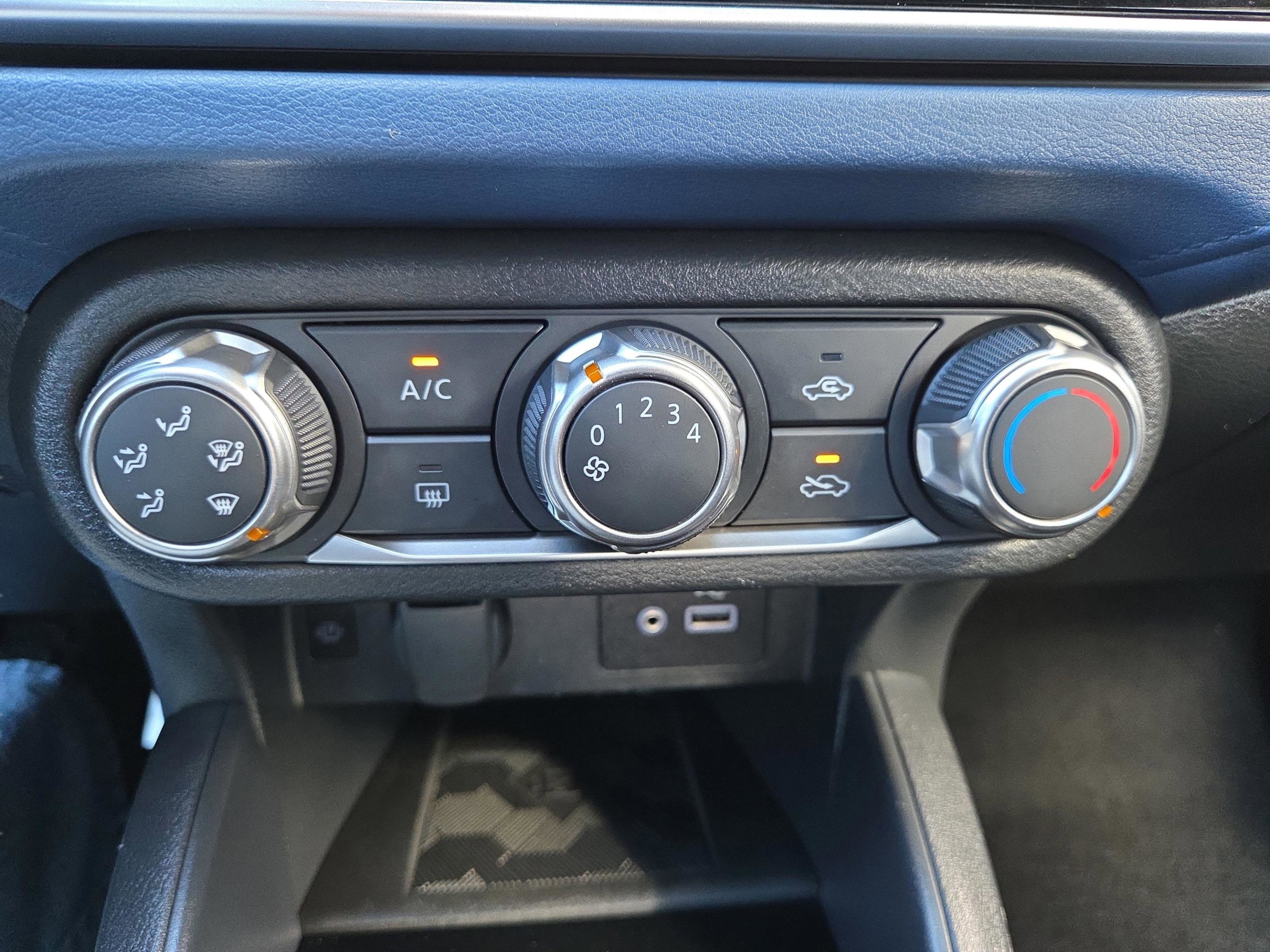 Used 2025 Nissan Versa SV image 20