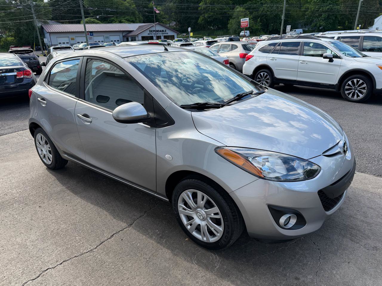 Used 2012 MAZDA MAZDA2 Sport FWD image 3