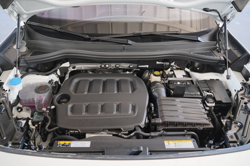 New 2026 Volkswagen Tiguan SEL R-Line AWD/4WD image 42