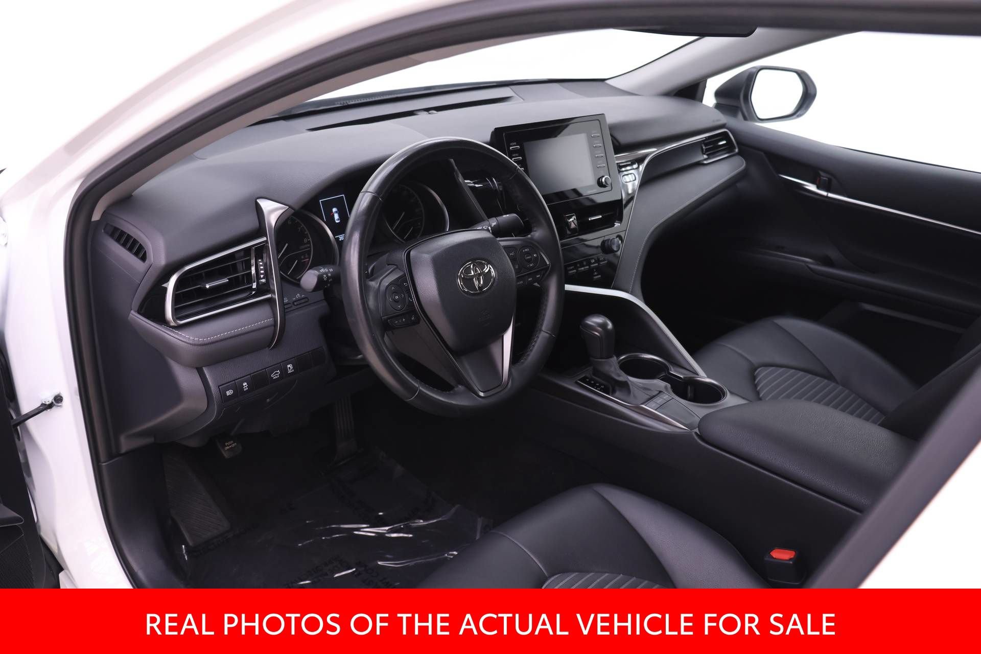 Certified 2024 Toyota Camry SE FWD image 3
