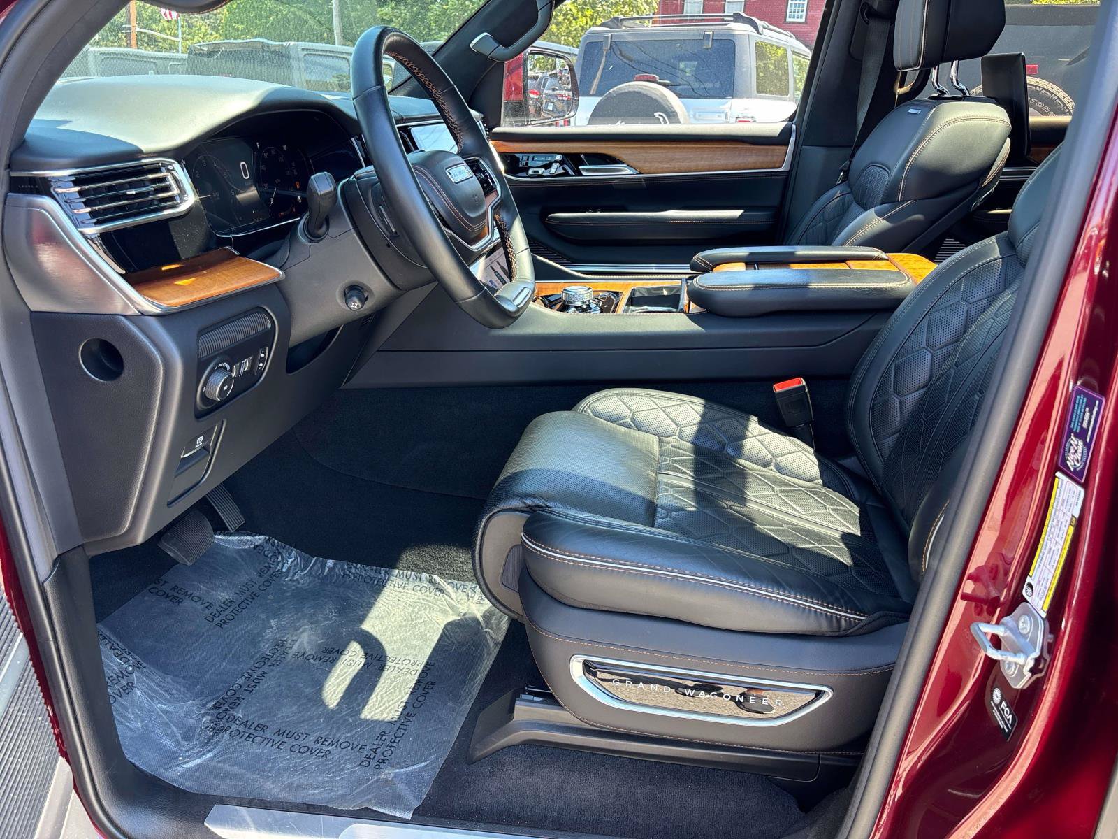 Certified 2022 Jeep Grand Wagoneer Series III w/ Rear Seat Video Group 1 AWD/4WD image 9