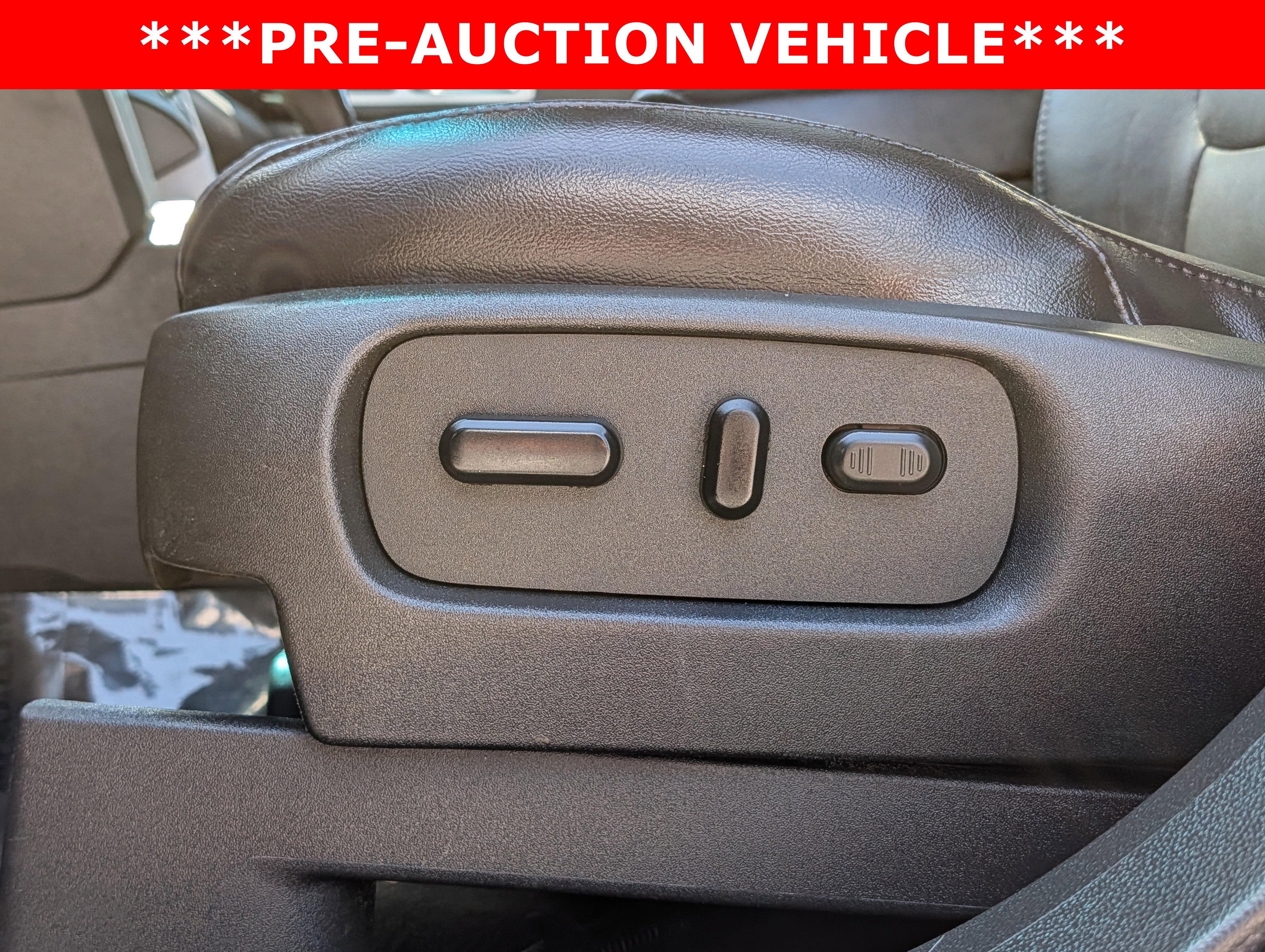 Used 2013 Ford Explorer XLT image 23