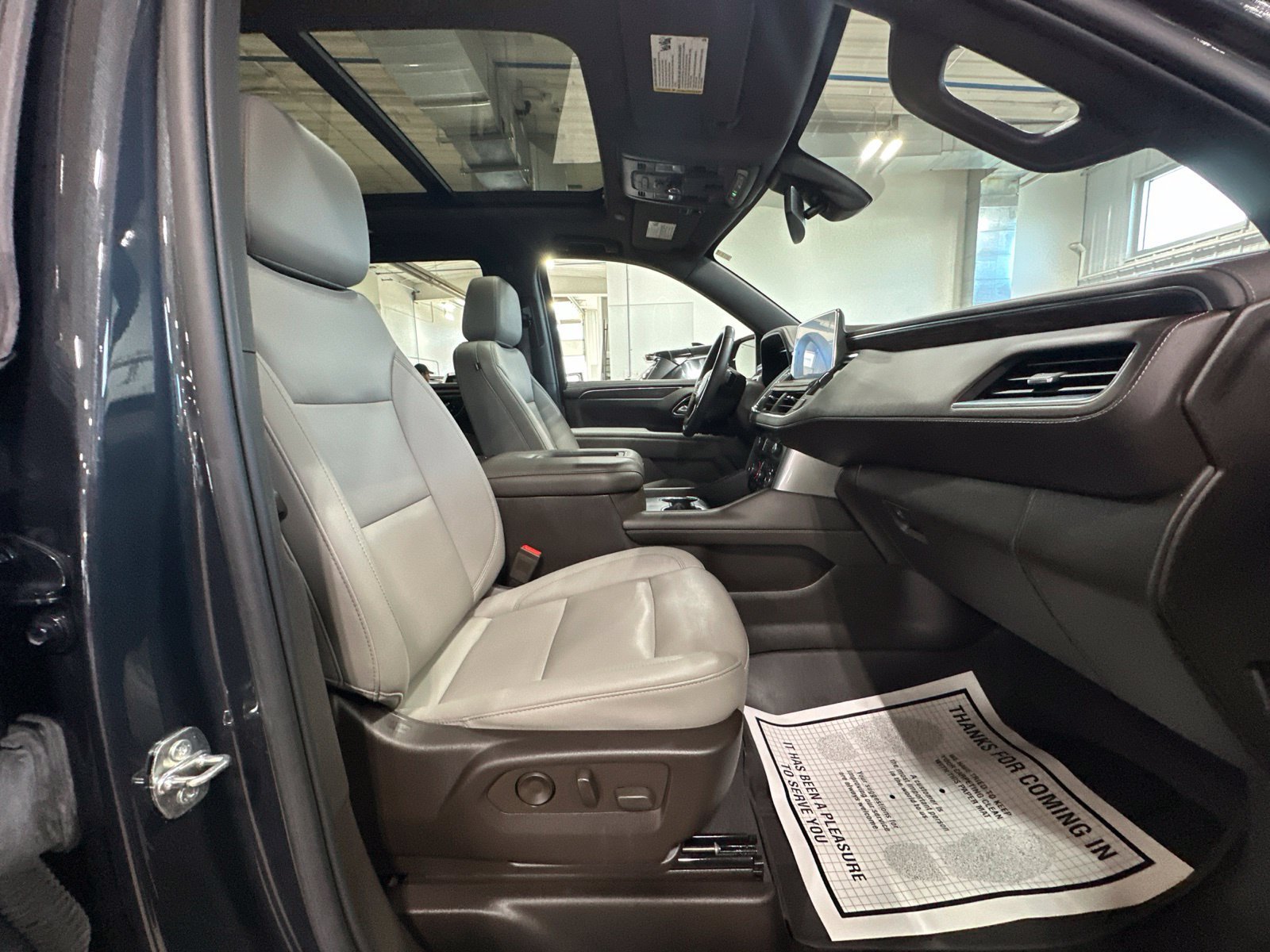 Used 2022 Chevrolet Tahoe Z71 w/ Z71 Off-Road Package AWD/4WD image 36