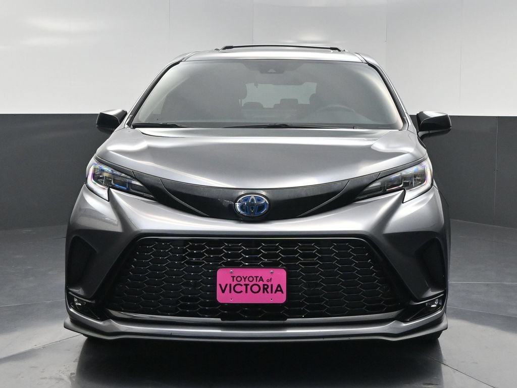 Used 2025 Toyota Sienna XSE w/ XSE Plus Package FWD image 18
