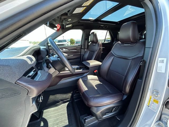 Used 2025 Ford Explorer Platinum AWD/4WD image 31
