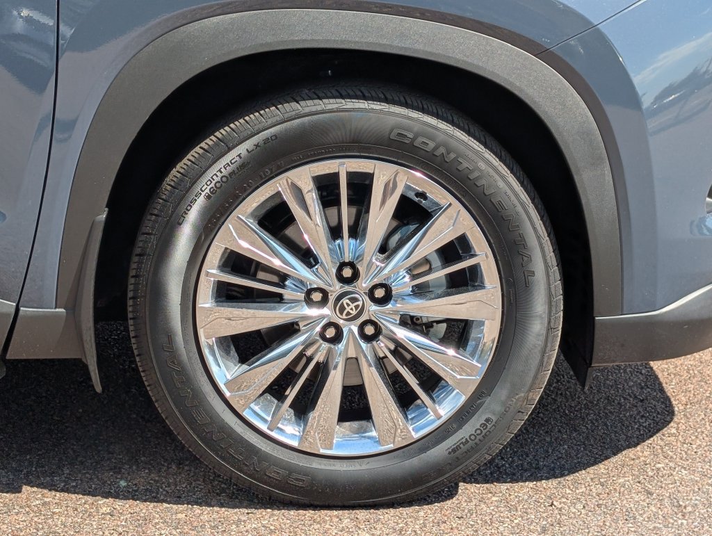 Used 2025 Toyota Grand Highlander AWD image 10