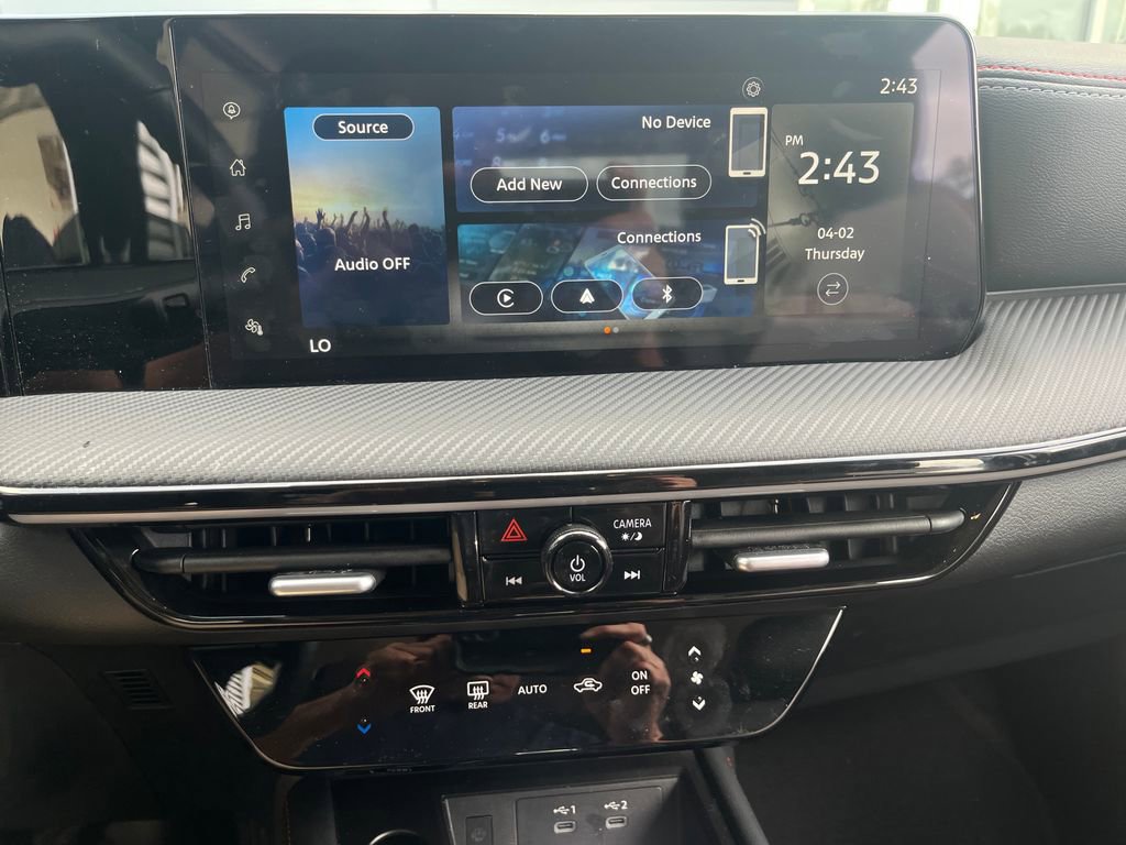 Certified 2025 Nissan Kicks SR w/ Illumination Package image 22