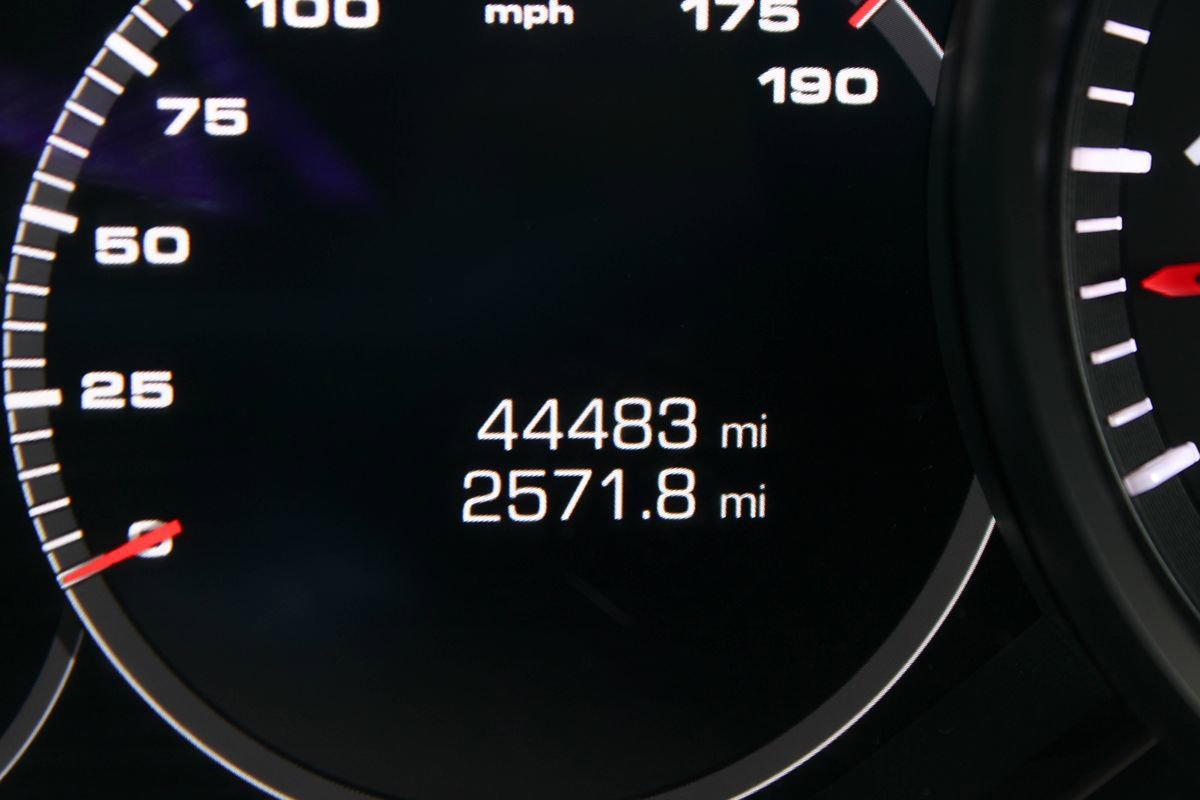 Used 2018 Porsche Panamera 4 AWD/4WD image 30