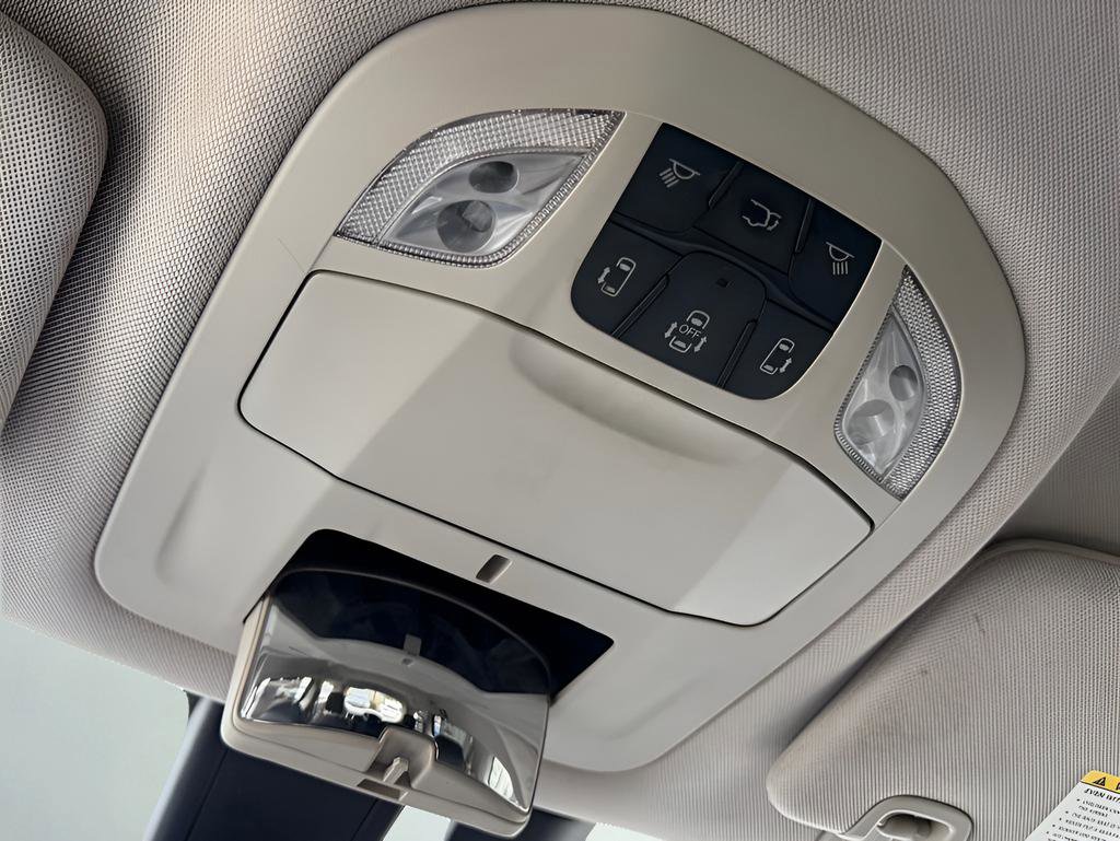 Used 2019 Chrysler Pacifica Touring-L FWD image 50