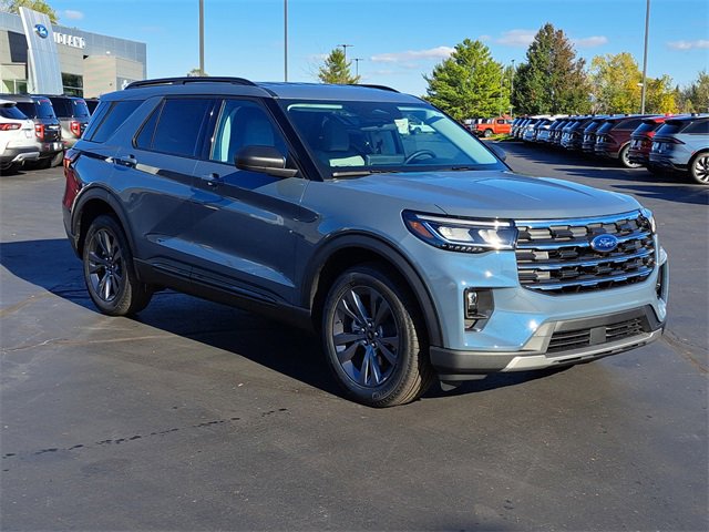 New 2026 Ford Explorer Active w/ Active Comfort Package image 2