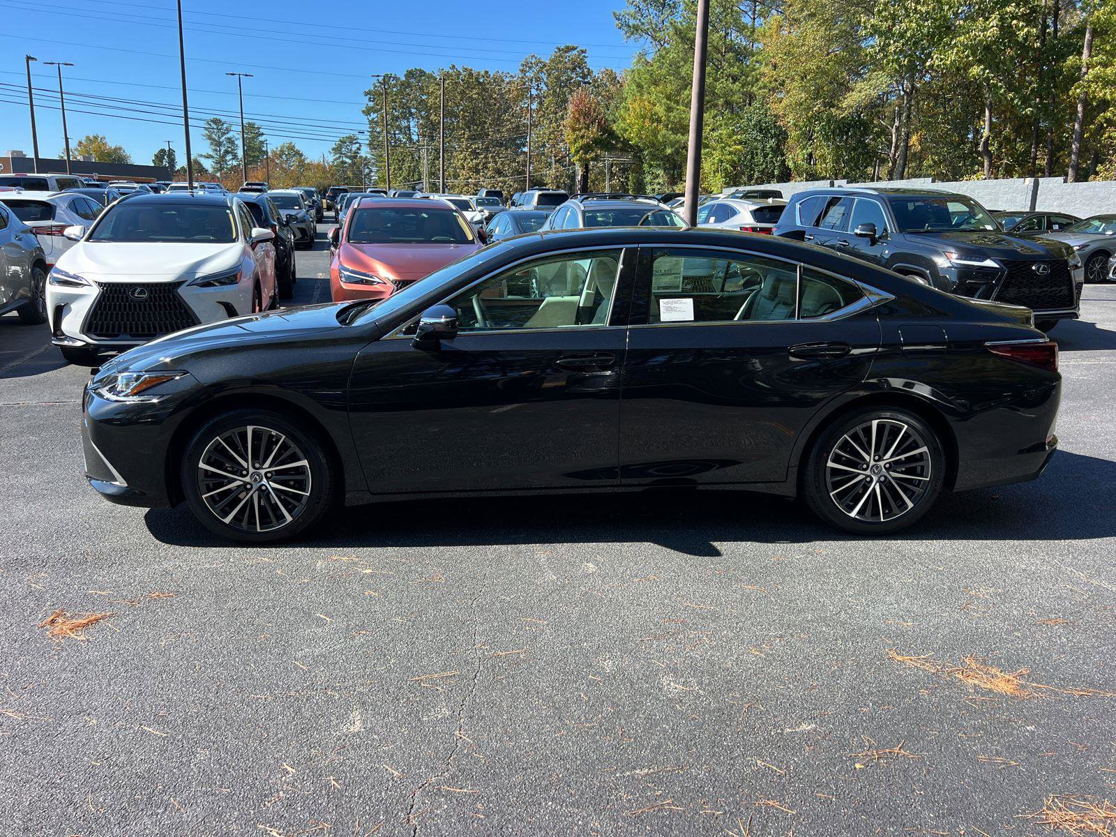 New 2025 Lexus ES 350 w/ Premium Package image 9