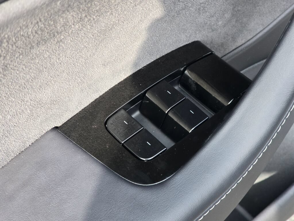 Used 2018 Tesla Model 3 Long Range RWD image 18