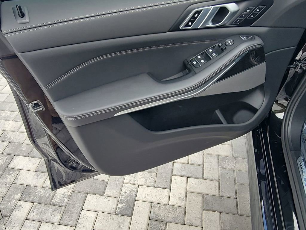 Used 2026 BMW X5 M60i image 23