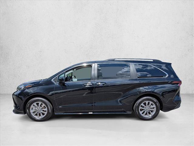 Certified 2026 Toyota Sienna XLE FWD image 9