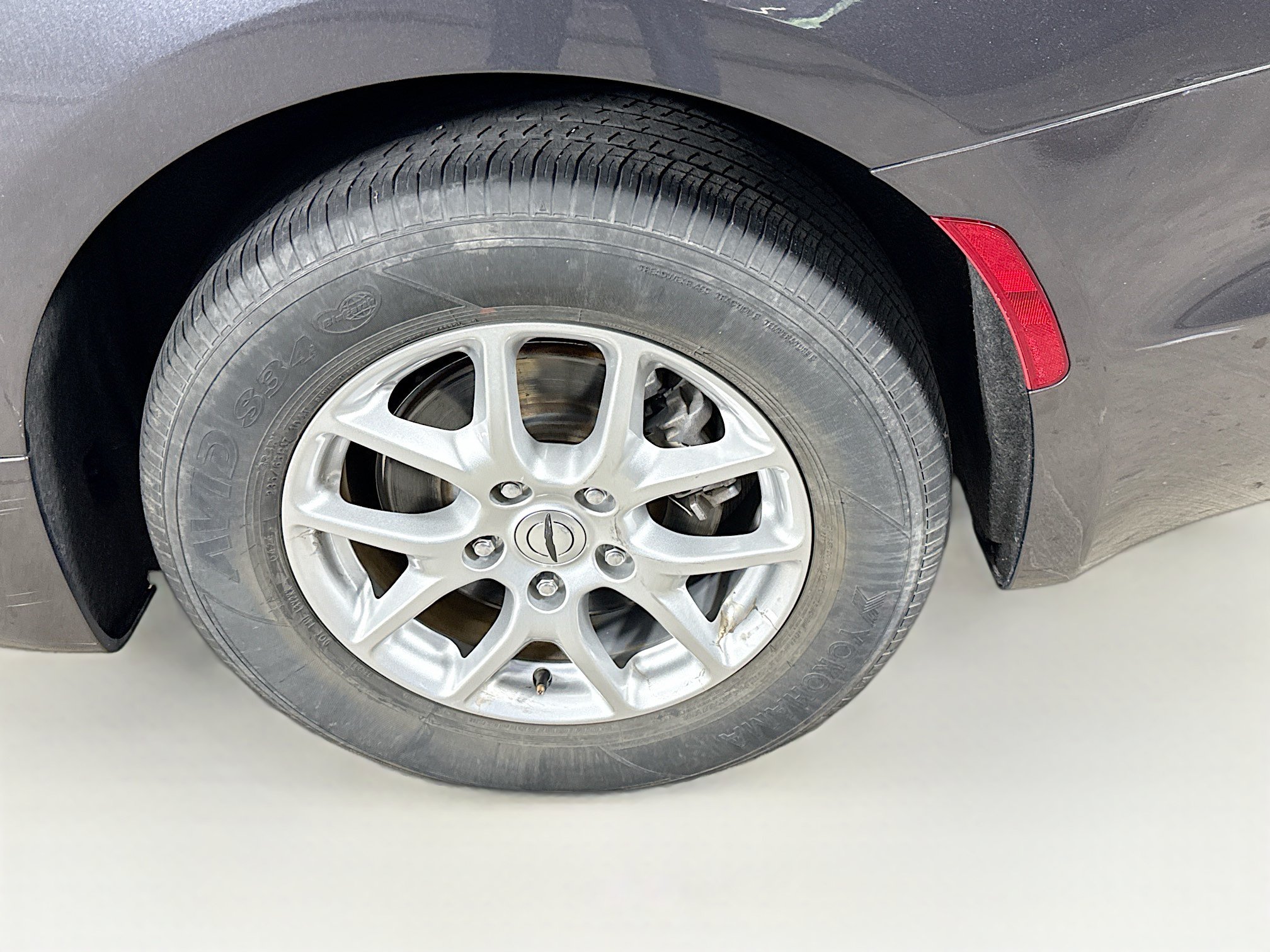 Used 2023 Chrysler Pacifica Touring-L FWD image 38
