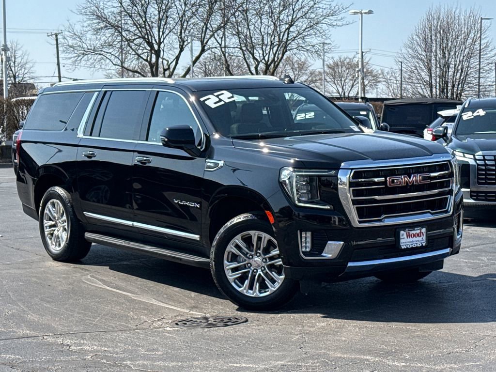 Used 2022 GMC Yukon XL SLT w/ SLT Premium Package image 2
