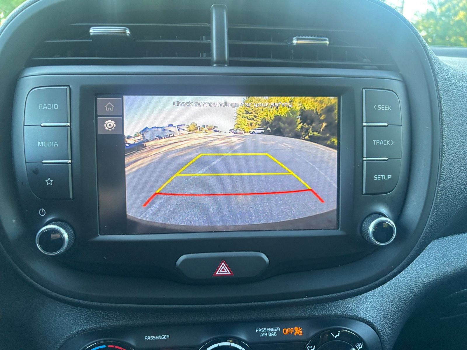 Used 2025 Kia Soul LX w/ LX Technology Package FWD image 21