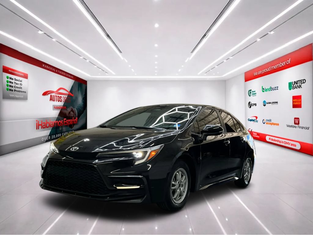 Used 2023 Toyota Corolla SE FWD image 3
