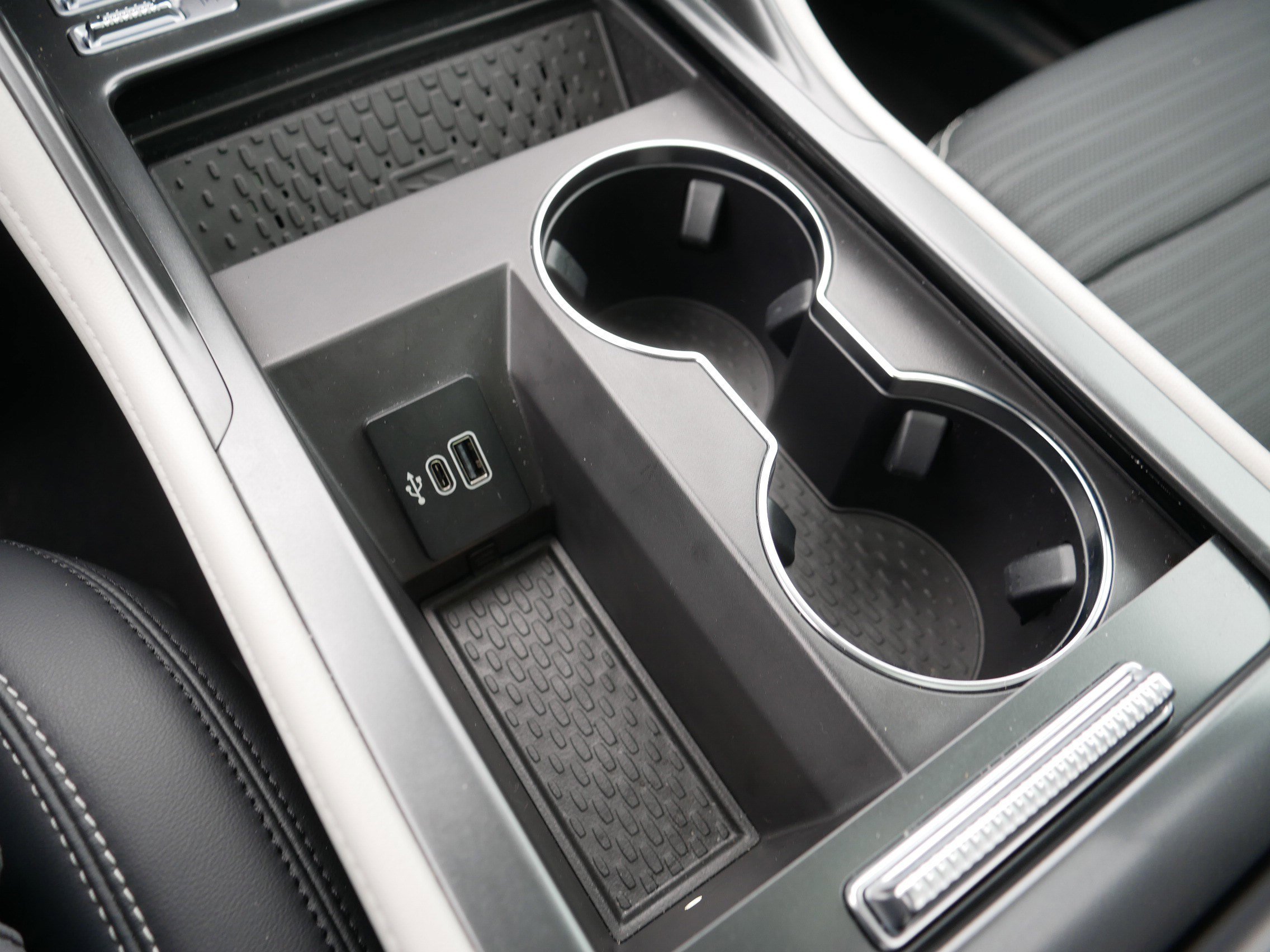 Used 2025 Lincoln Nautilus Reserve image 33