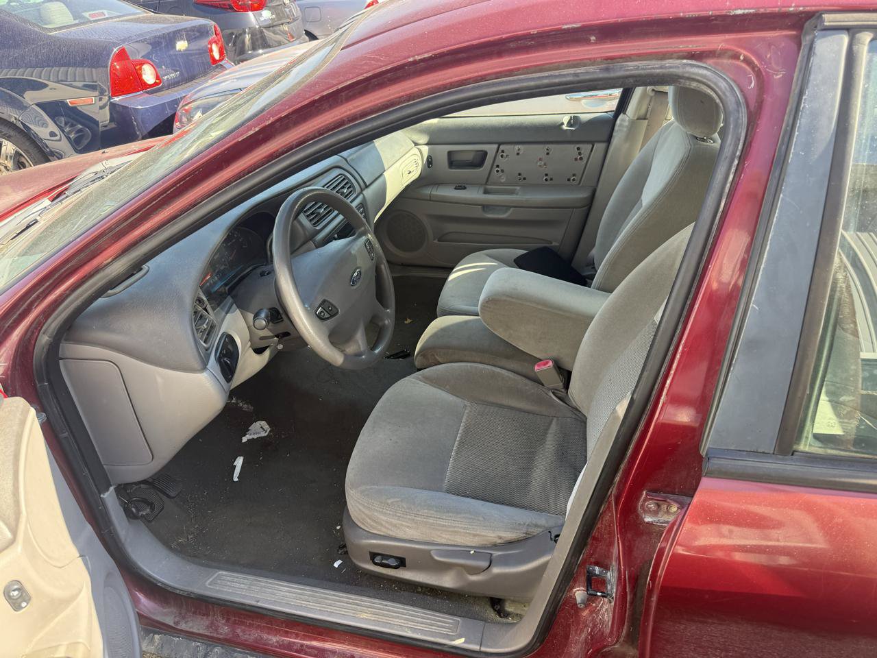 Used 2003 Ford Taurus SES FWD image 4