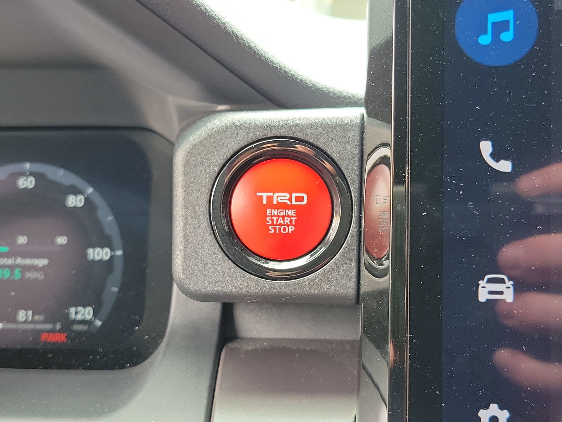 Used 2025 Toyota Tacoma TRD Off-Road w/ TRD Off Road Upgrade Package AWD/4WD image 15