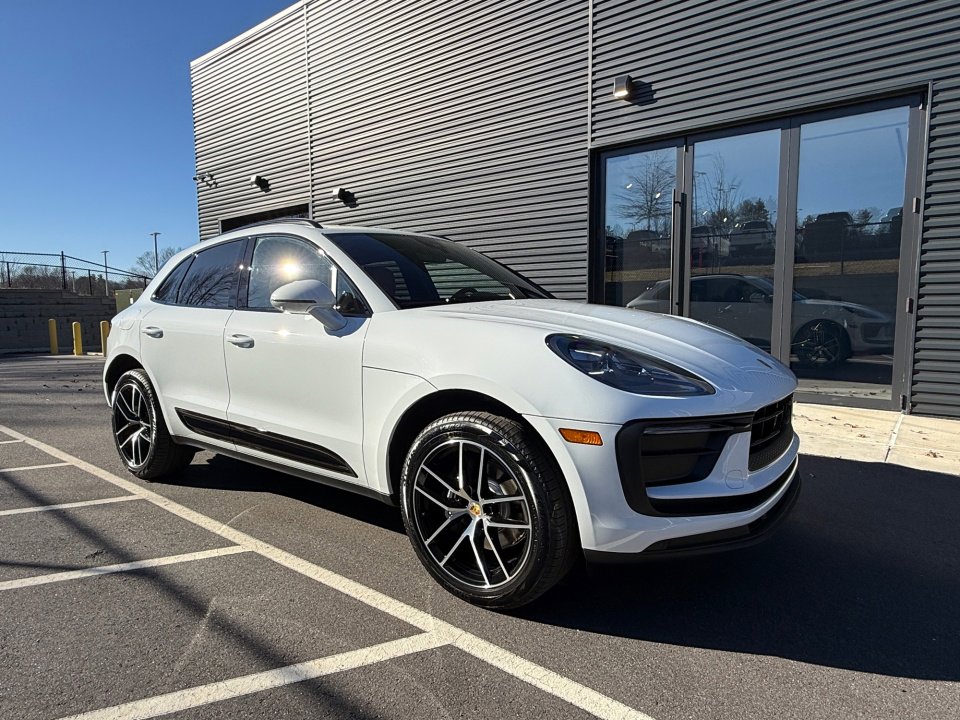 New 2026 Porsche Macan image 9