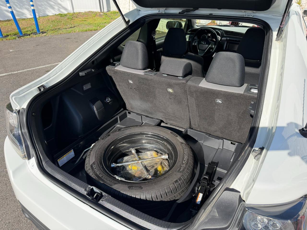 Used 2015 Scion tC 2D Hatchback image 31