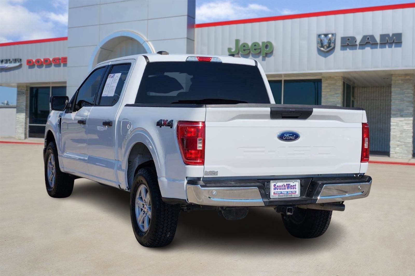Used 2021 Ford F150 XLT w/ Equipment Group 301A Mid image 4