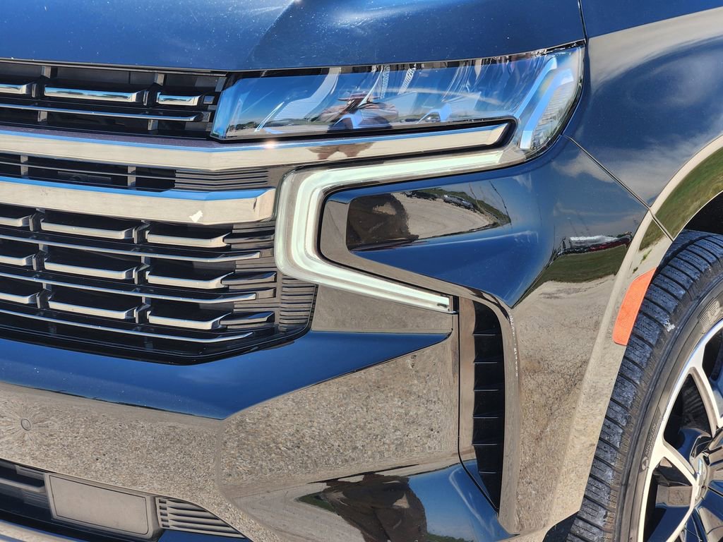 Used 2021 Chevrolet Tahoe RST w/ Luxury Package RWD image 11