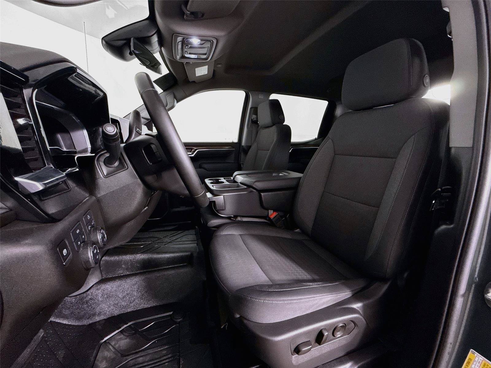 Used 2025 Chevrolet Silverado 1500 LT AWD/4WD image 21