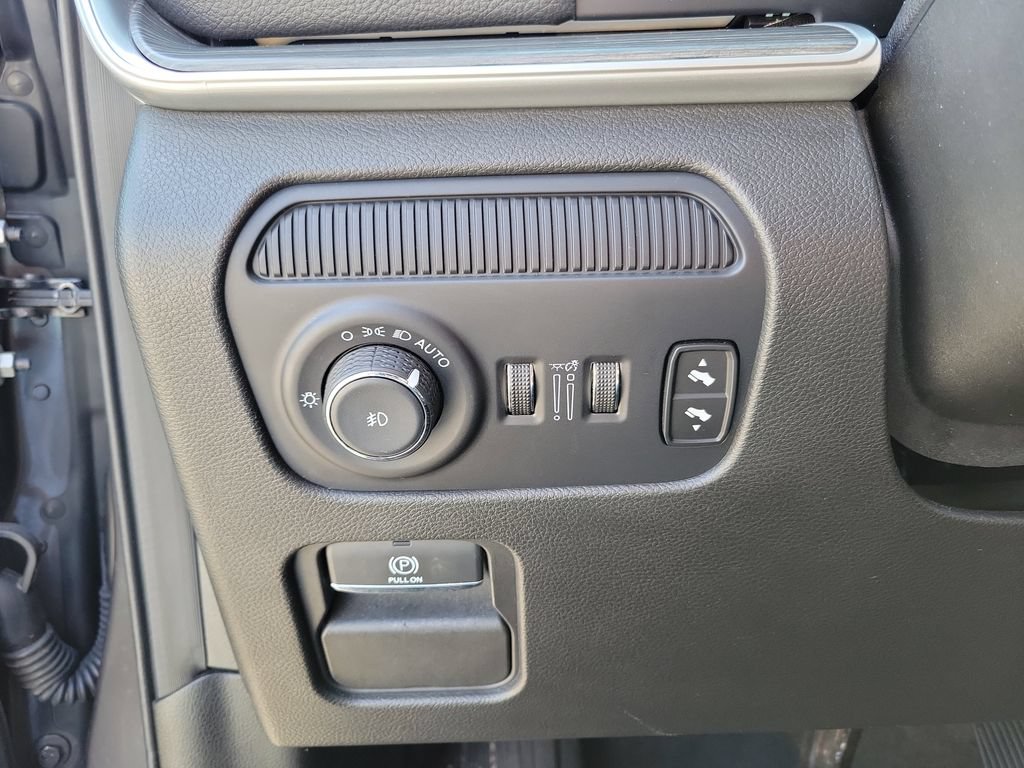 Used 2024 Jeep Wagoneer Series II RWD image 26