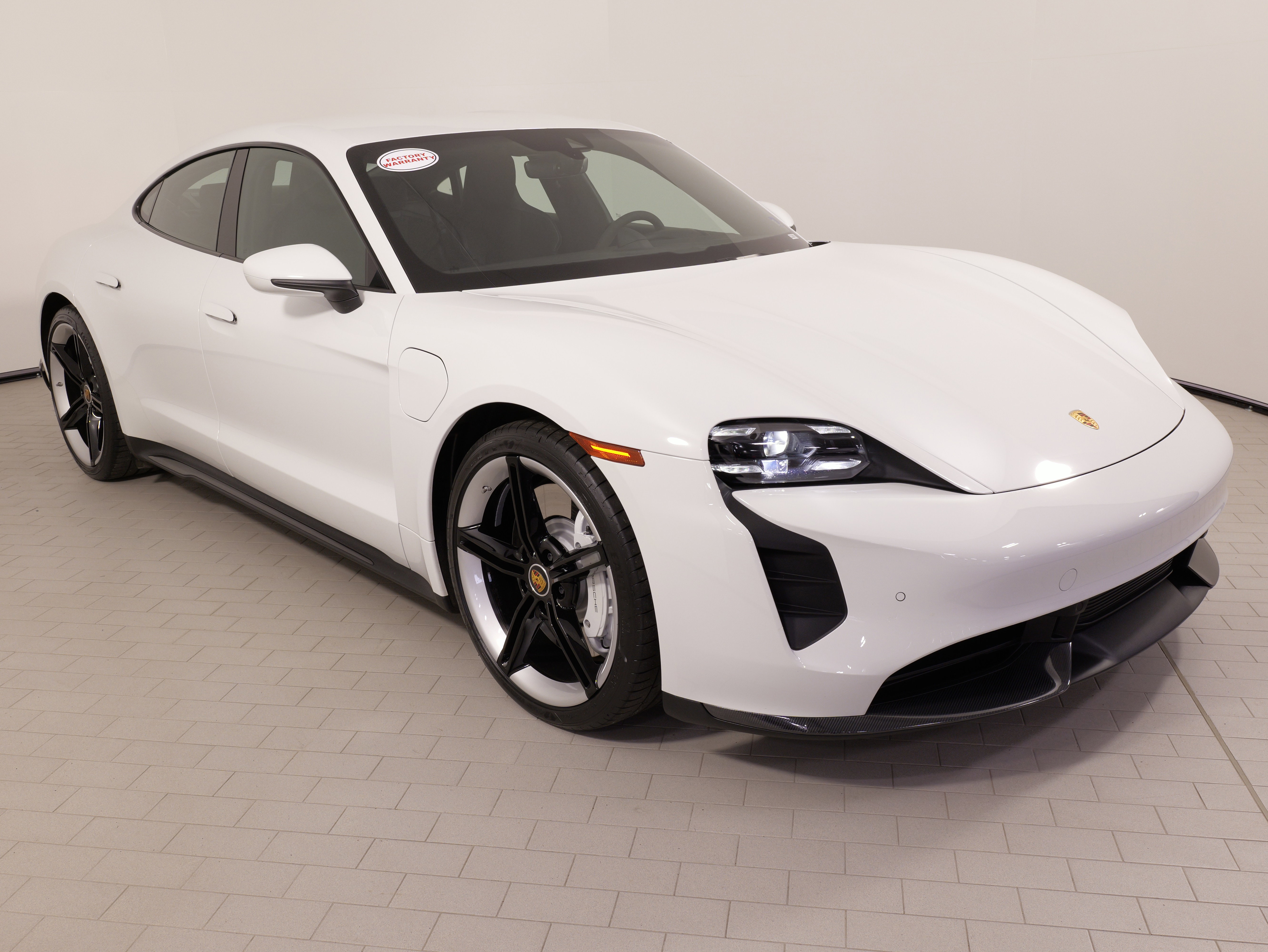 Used 2023 Porsche Taycan GTS image 7