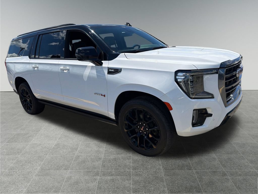 Used 2023 GMC Yukon XL AT4 w/ AT4 Premium Package AWD/4WD image 8