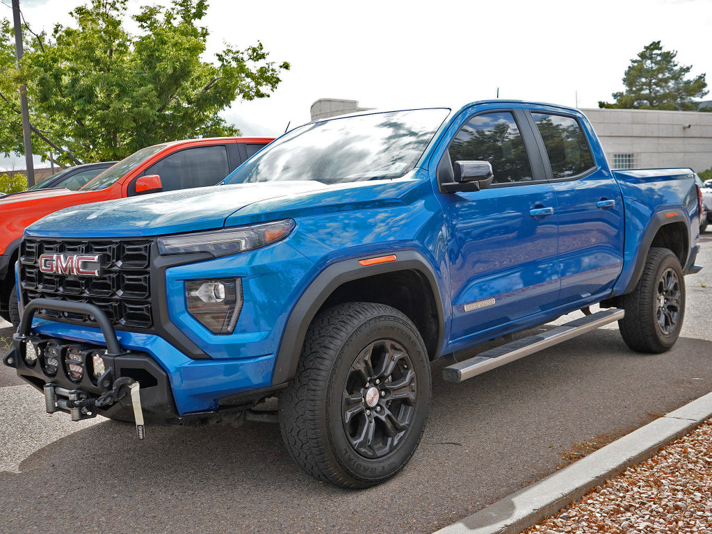 Used 2023 GMC Canyon Elevation image 1